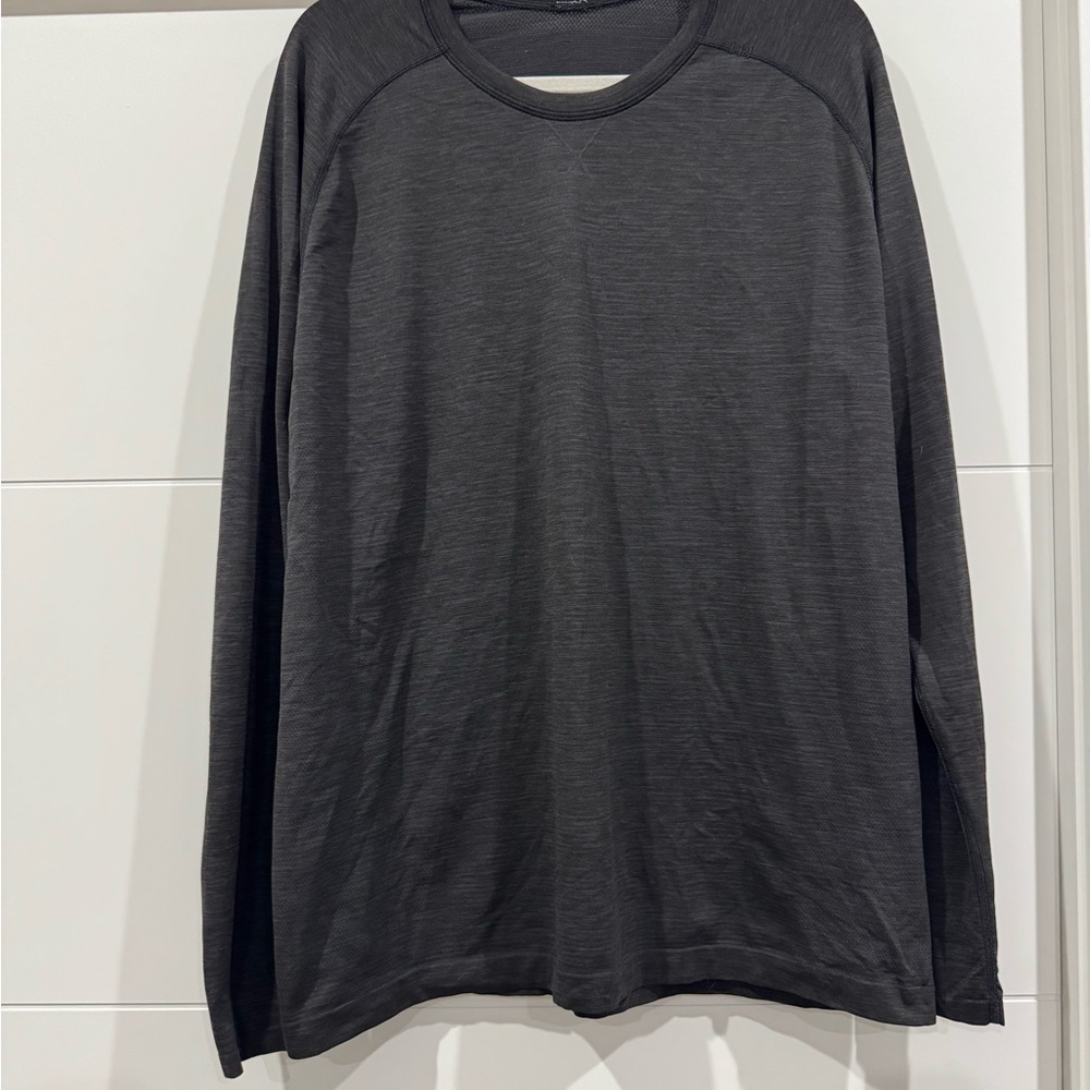 Men's Black Lululemon Long Sleeve Shirt